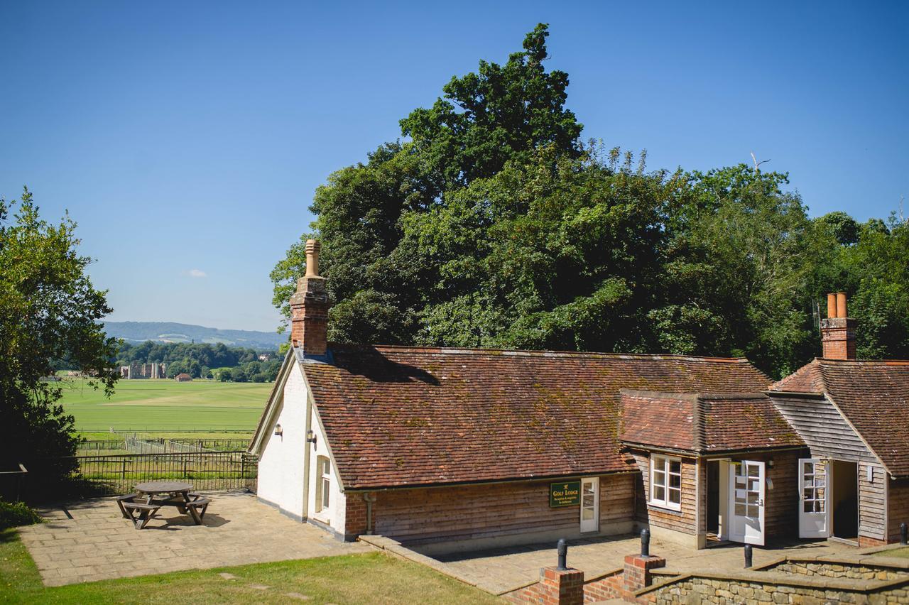 Cowdray Lodge Midhurst Exterior photo